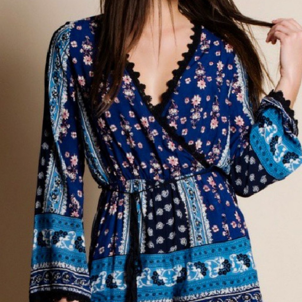 🤩 Mixed Blues Bell Sleeved Romper - Picture 4 of 4